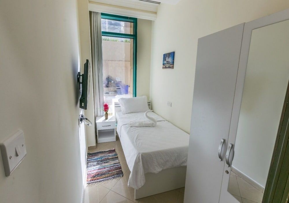 undefined Marina Crown Tower 4