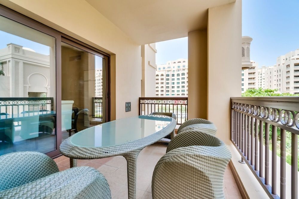 Fairmont North Luxury 2 BR Apt Palm Family Apartment, City View 21