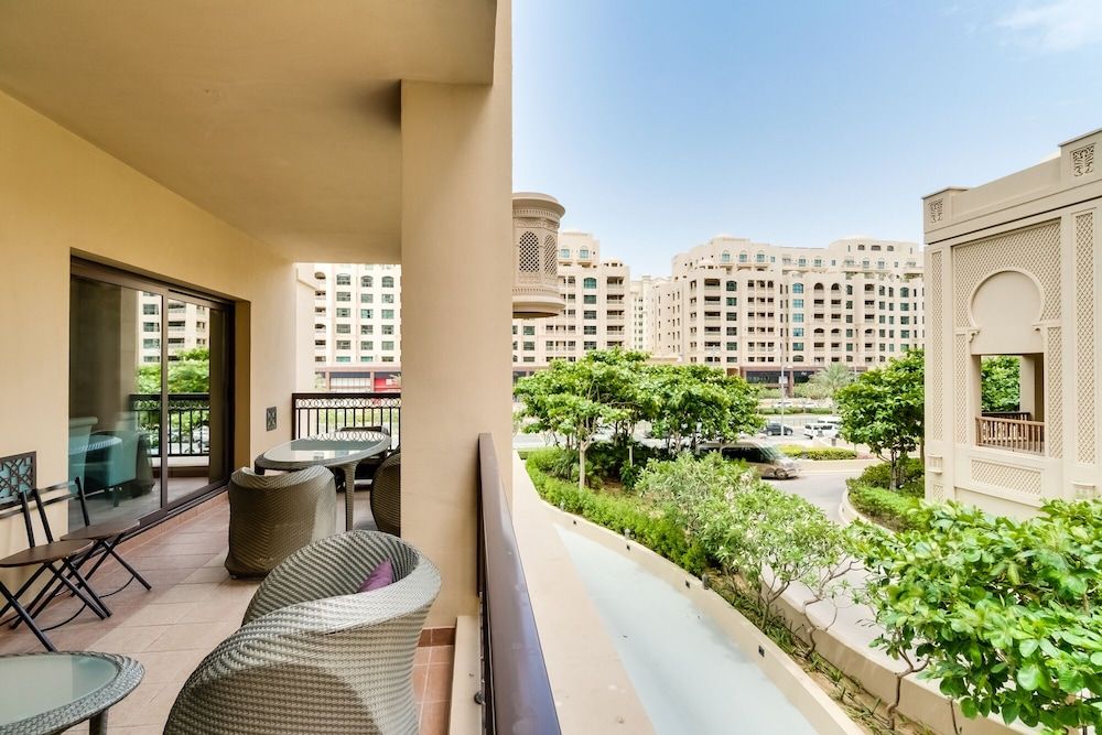 Fairmont North Luxury 2 BR Apt Palm Family Apartment, City View 27
