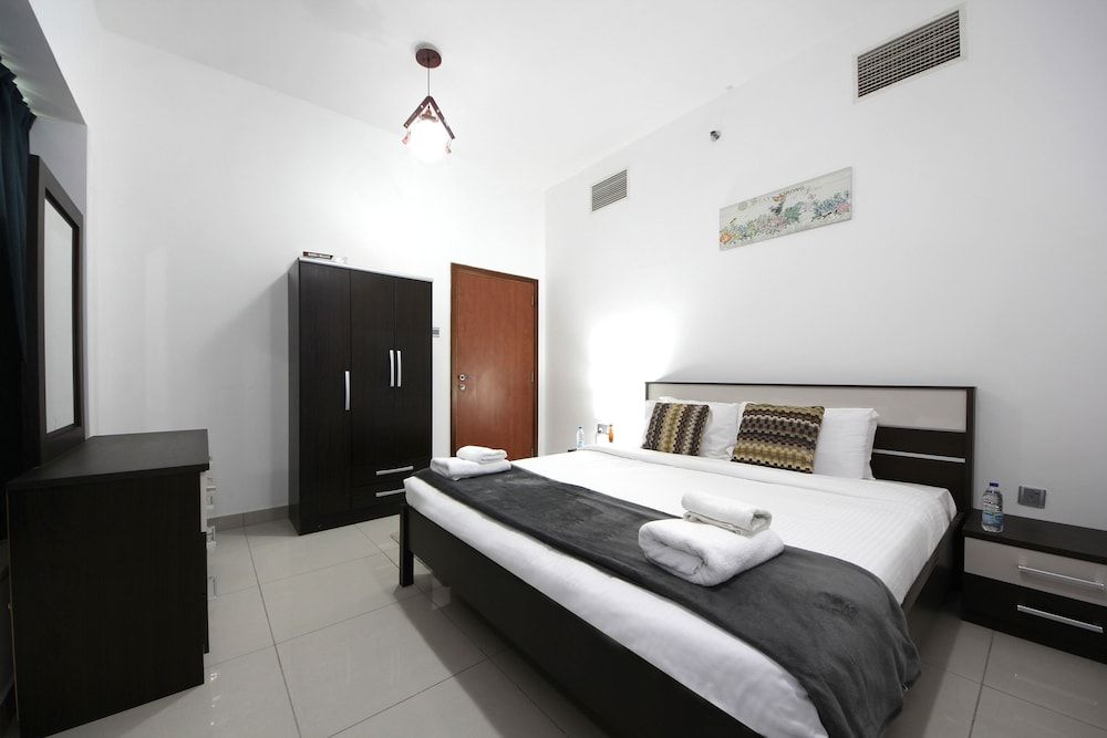 undefined Signature Holiday Home - Marina Pinnacle 7