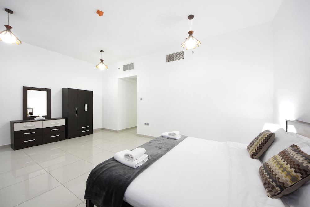 undefined Signature Holiday Home - Marina Pinnacle 2