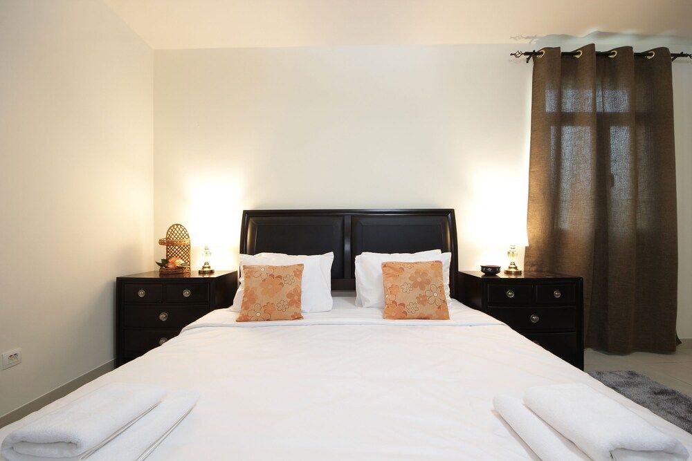 Signature Holiday Home-Masakin Al Furjan Apartment 8