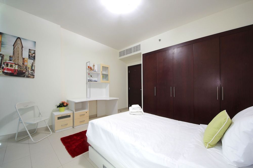 Signature Holiday Home-Masakin Al Furjan Apartment 7