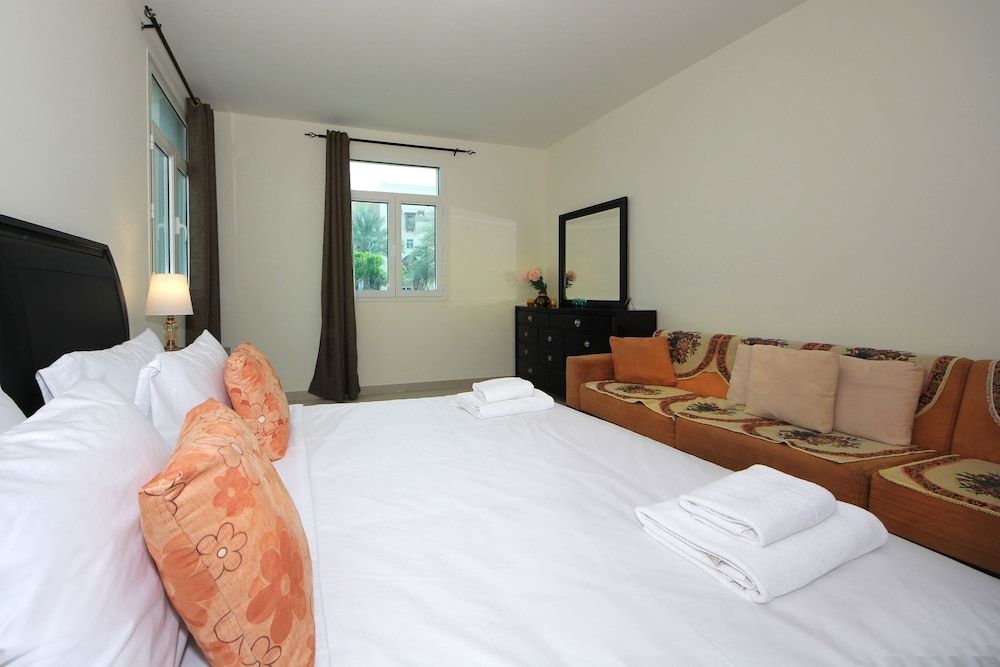 Signature Holiday Home-Masakin Al Furjan Apartment 5