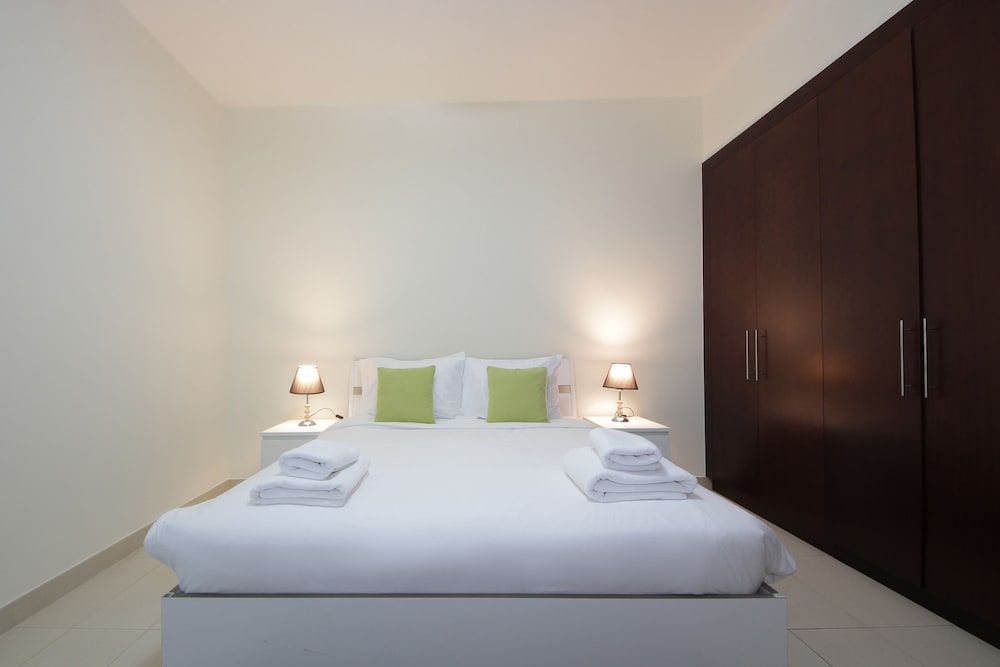 Signature Holiday Home-Masakin Al Furjan Apartment 6