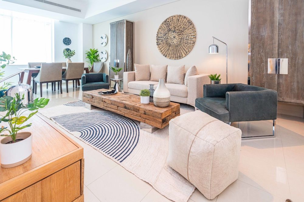 undefined FantaStay Botanica Towers 2