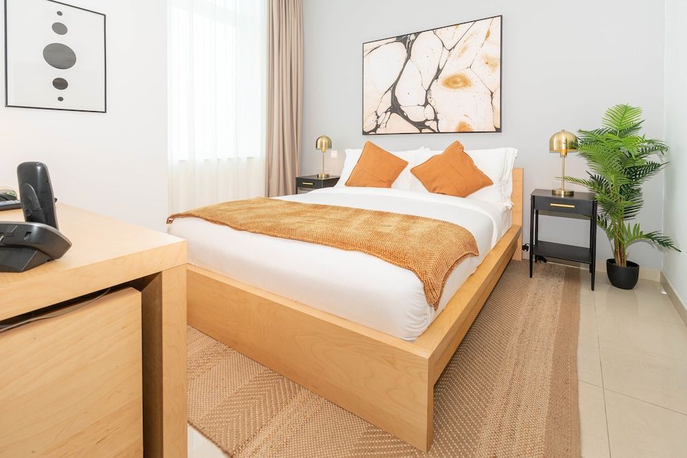 undefined FantaStay Botanica Towers 5