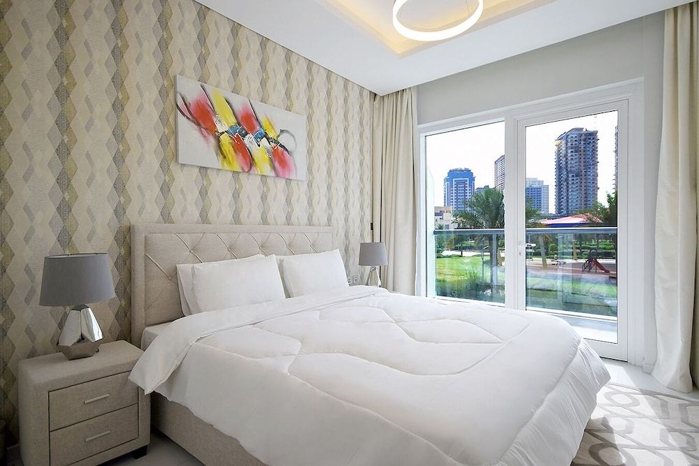 undefined Regent Court 6