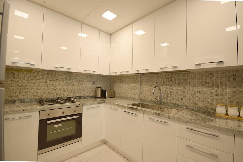 Regent Court Standard Apartment, 1 Bedroom, Pool Access, Park View 9