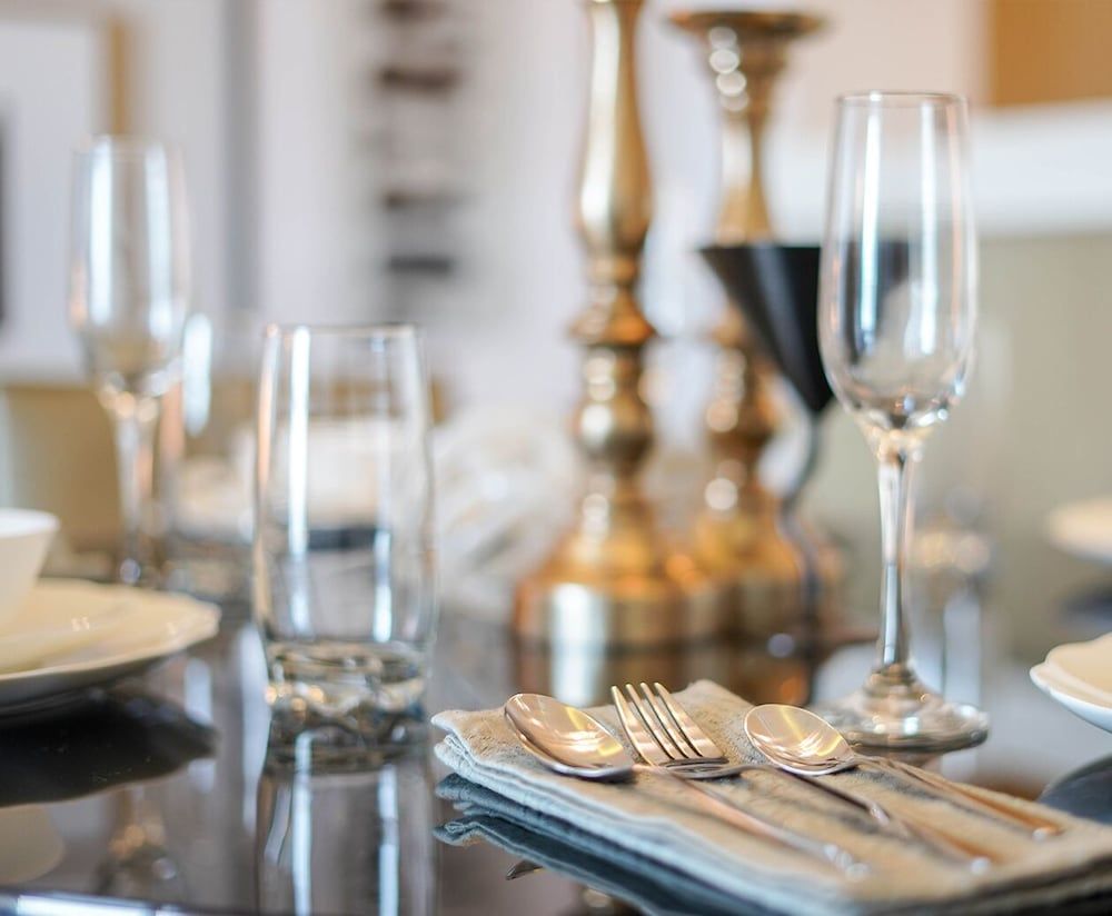 undefined Paramount 8