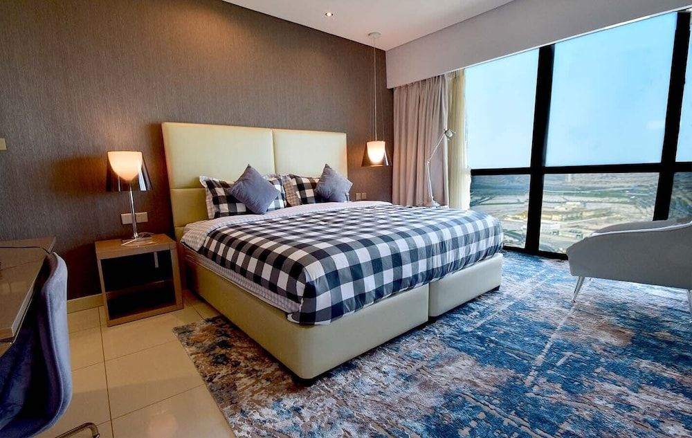 Paramount Standard Apartment, 2 Bedrooms, Pool Access