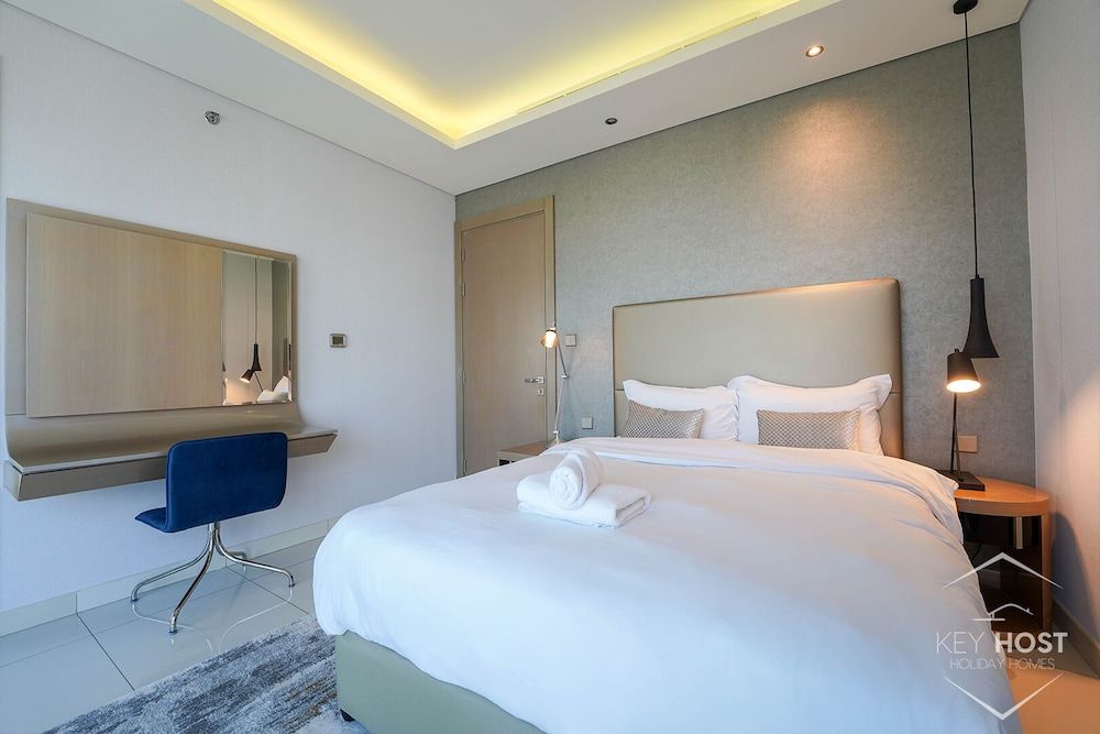 Paramount Standard Apartment, 3 Bedrooms, Pool Access