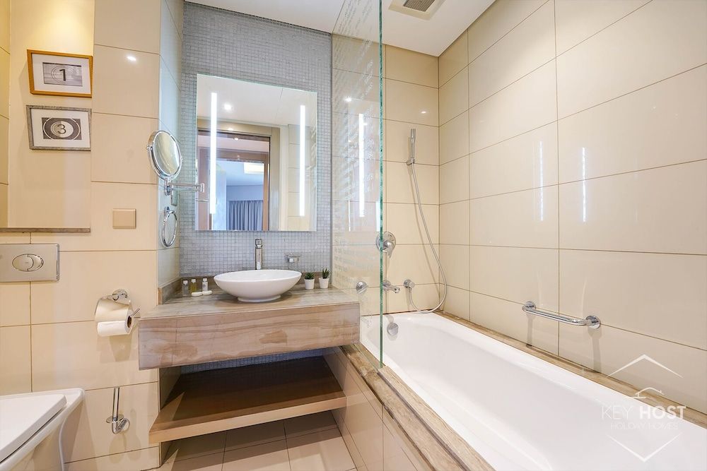 Paramount Standard Apartment, 3 Bedrooms, Pool Access 11