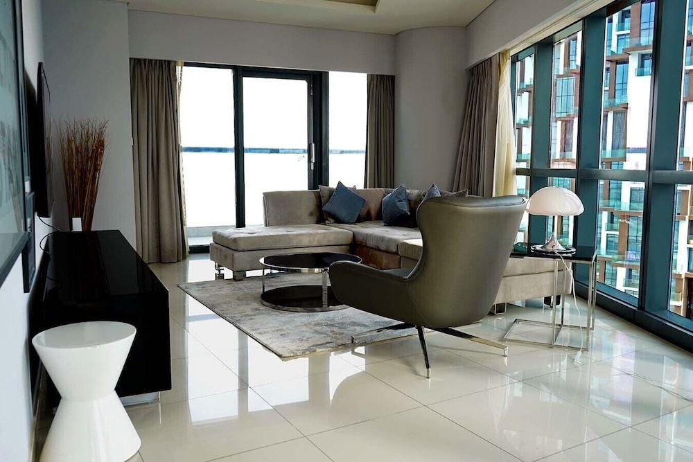 Paramount Standard Apartment, 2 Bedrooms, Pool Access 4