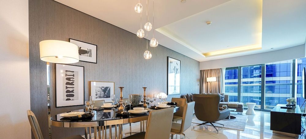 undefined Paramount 7