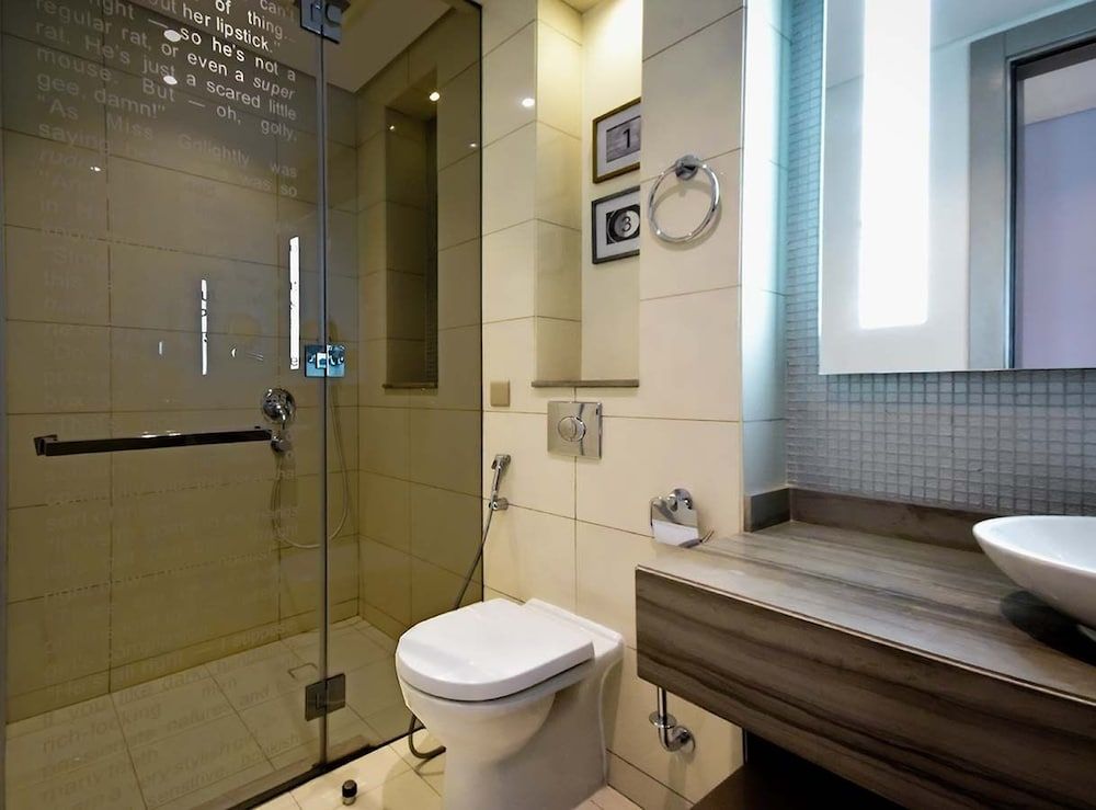 Paramount Standard Apartment, 2 Bedrooms, Pool Access 7