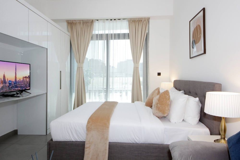 undefined Amazing Studio Thirteen 9