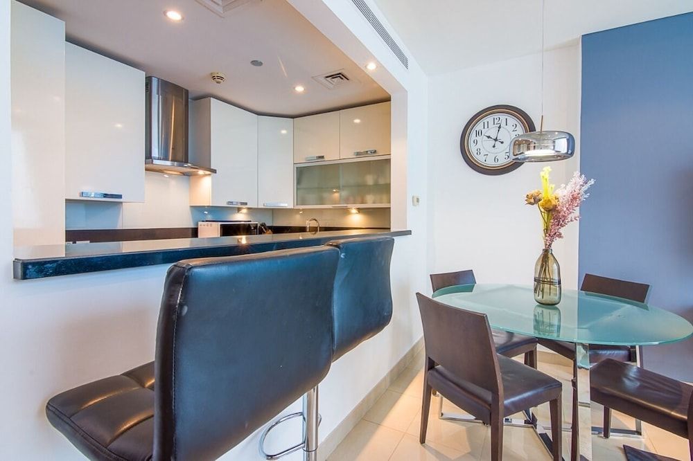 undefined Jlt Bonnington Tower 1 Br Apartment Lake View 10