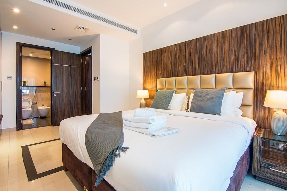 undefined Jlt Bonnington Tower 1 Br Apartment Lake View 8