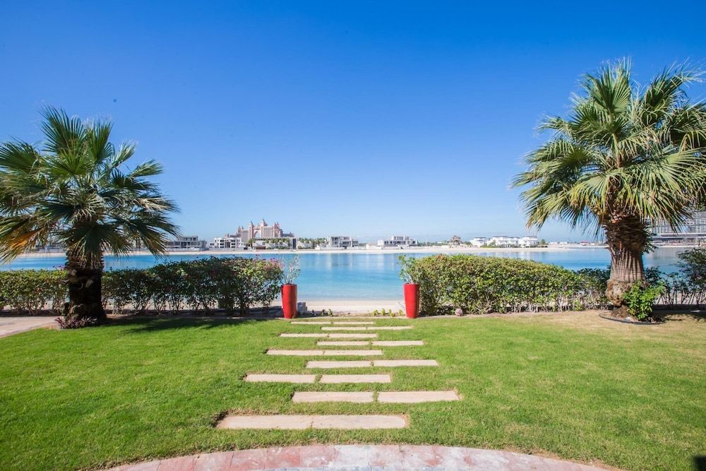 undefined Prvt Pool Beach in Luxury Palm Jumeirah Villa 3