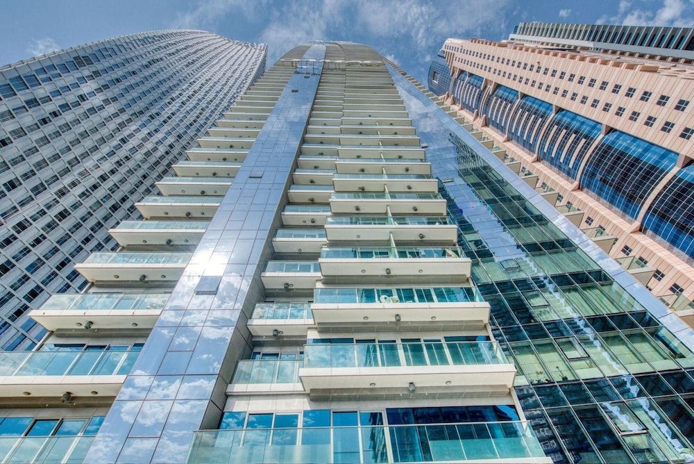 undefined Aesthetic Apt w Stunning Vw in Luxurious Building