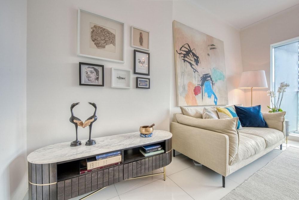 undefined Aesthetic Apt w Stunning Vw in Luxurious Building 6