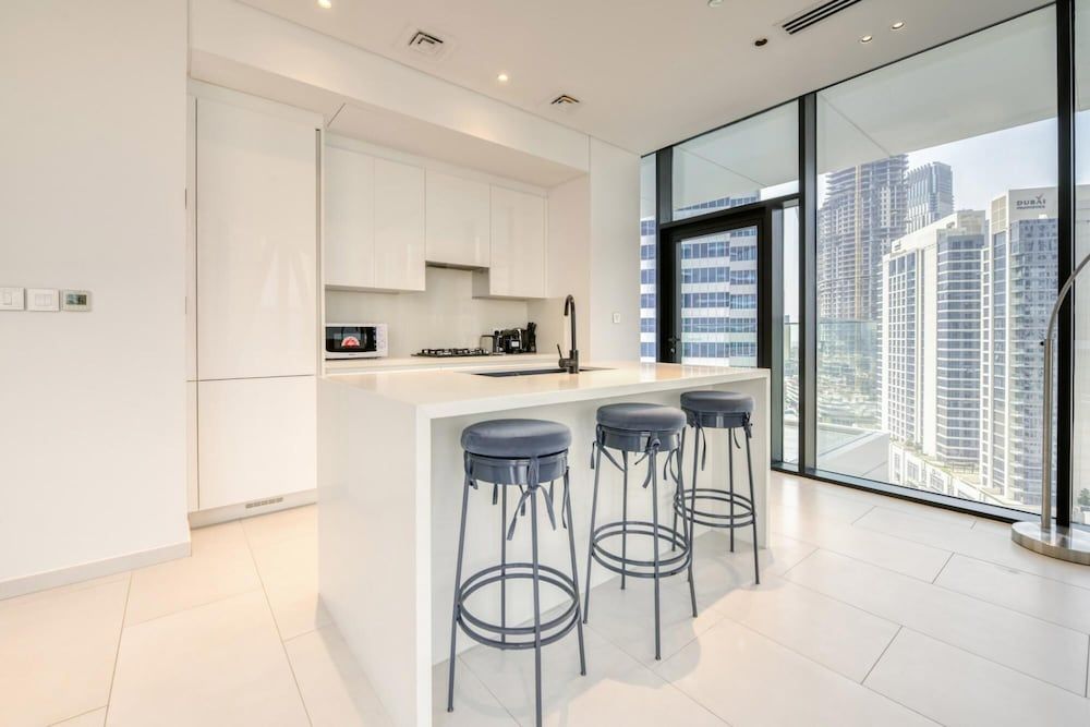 undefined Luxury Apt W Burj Khalifa Vw Dubai Canal Access 4