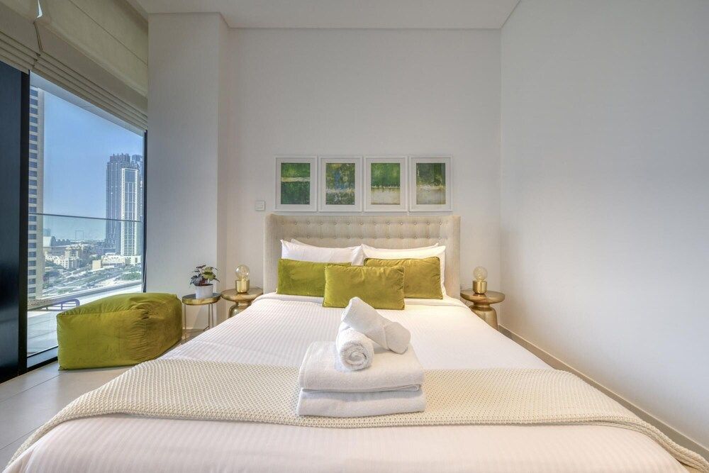 undefined Luxury Apt W Burj Khalifa Vw Dubai Canal Access 10