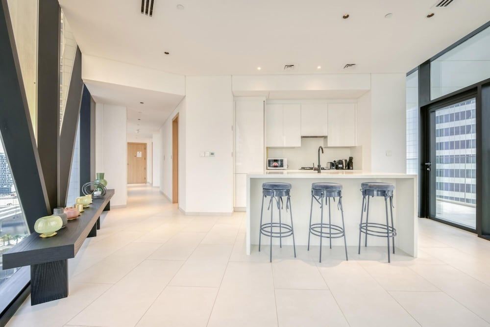 undefined Luxury Apt W Burj Khalifa Vw Dubai Canal Access 5