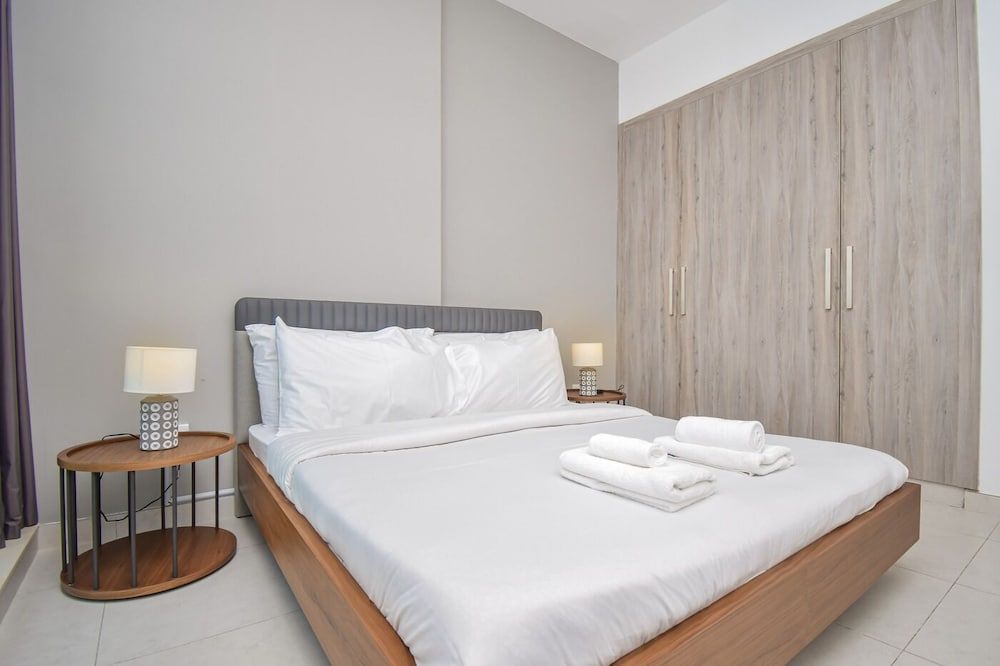 360 Vacation – THE BAY Residence 1BR Apartment Business Apartment, 1 King Bed, Non Smoking, Balcony 8