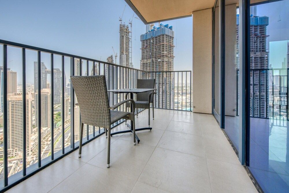 Sea View Style and Beach Vibes 1 BR Apartment 90