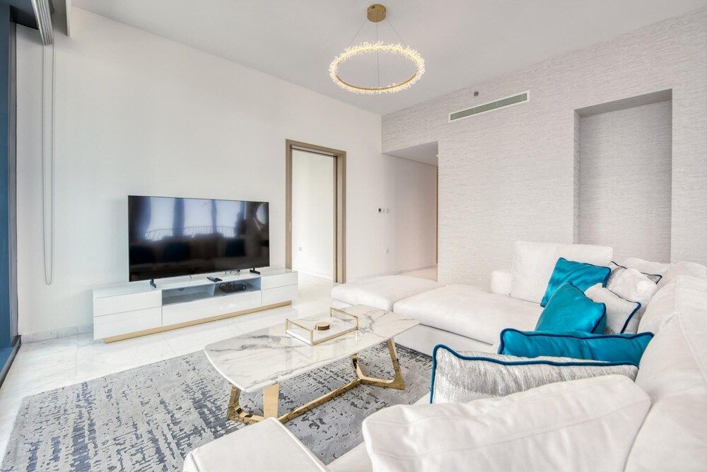 Sea View Style and Beach Vibes 1 BR Apartment 10