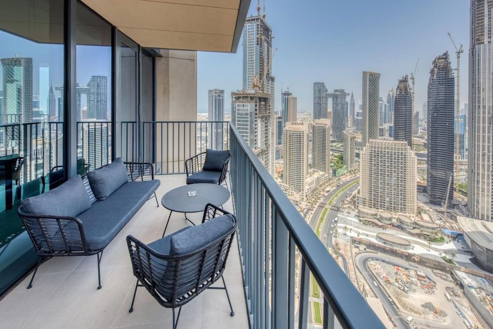 Sea View Style and Beach Vibes 1 BR Apartment 4