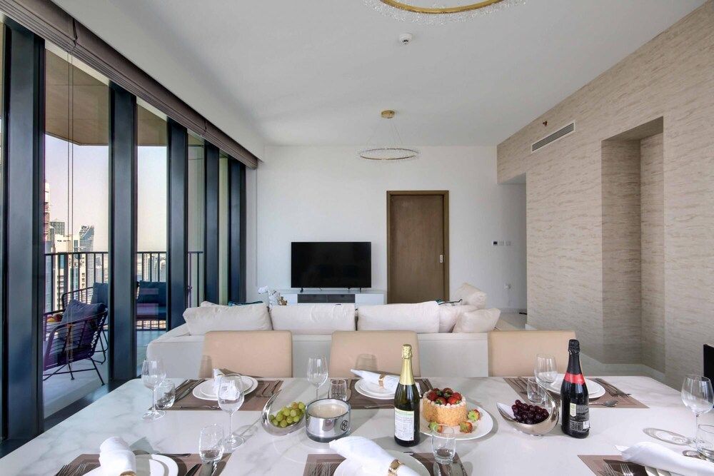Sea View Style and Beach Vibes 1 BR Apartment 12