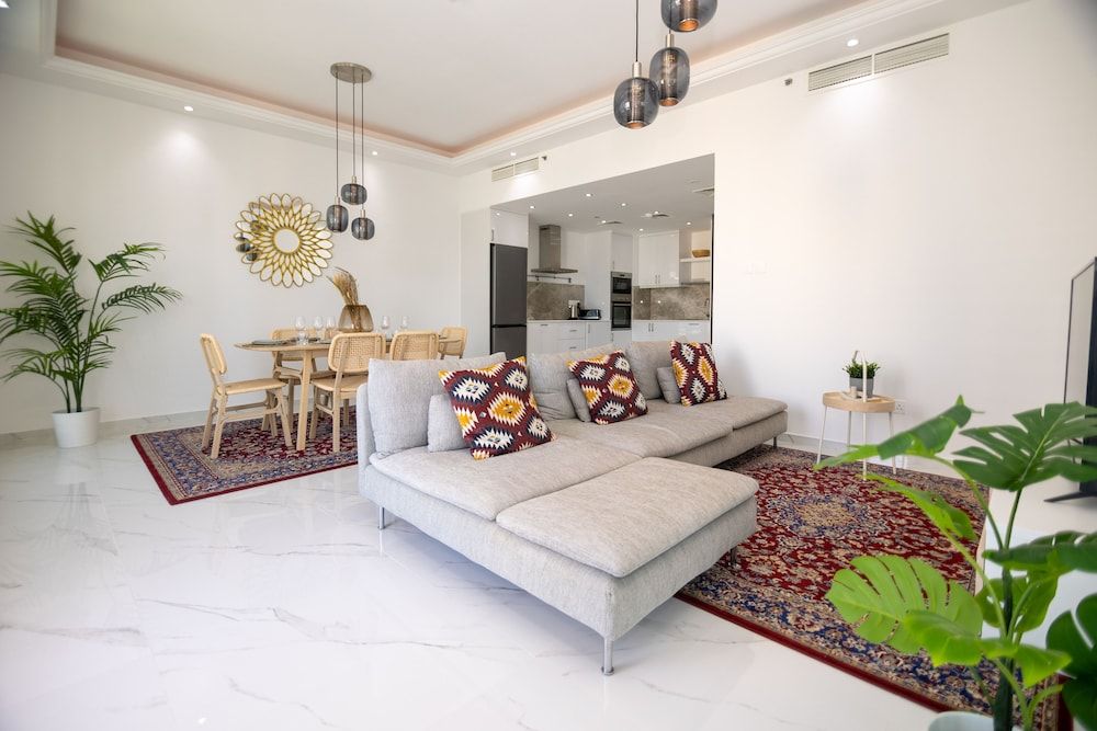 undefined HiGuests - Opal Tower Marina