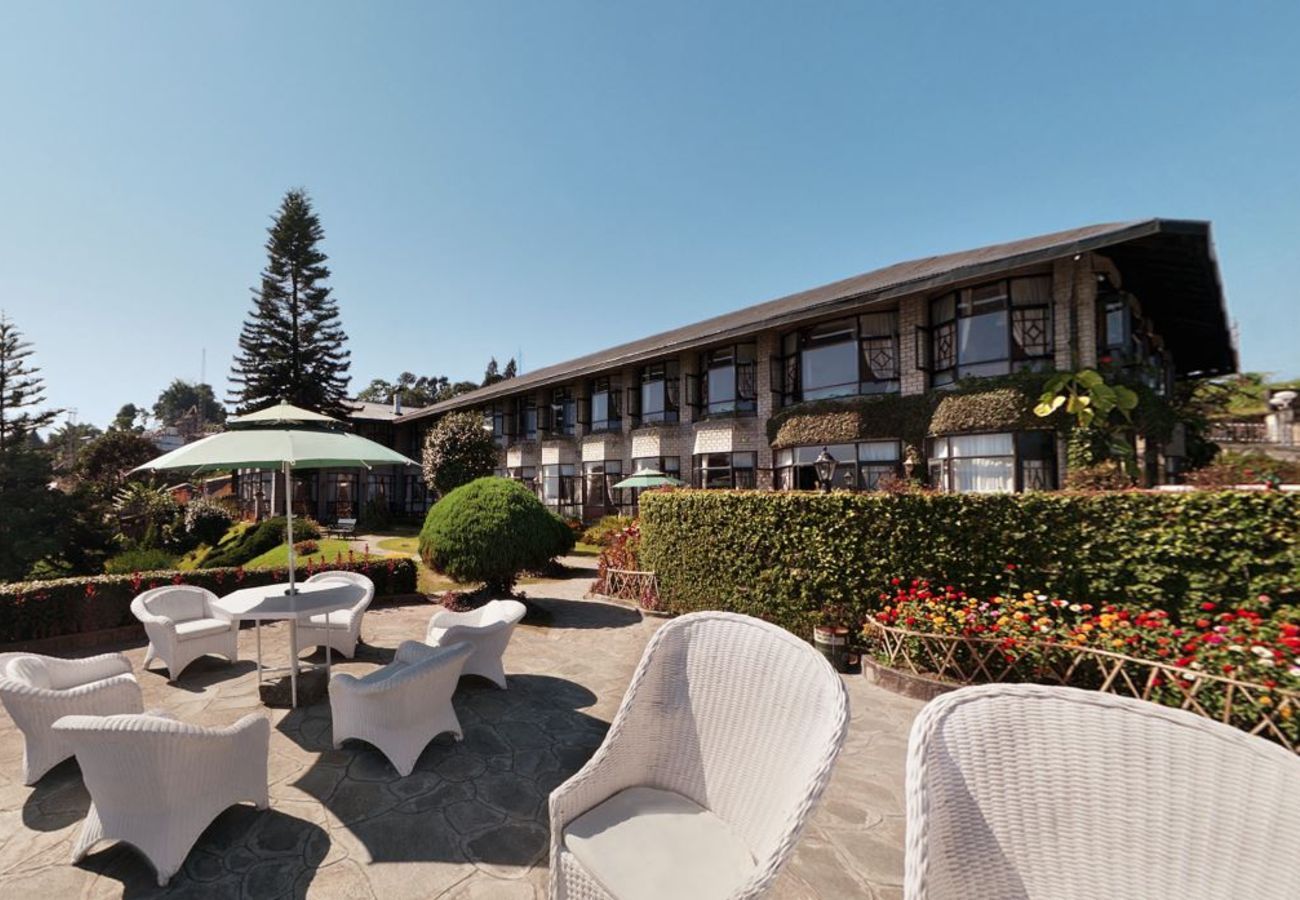 undefined The Elgin Silver Oaks 10