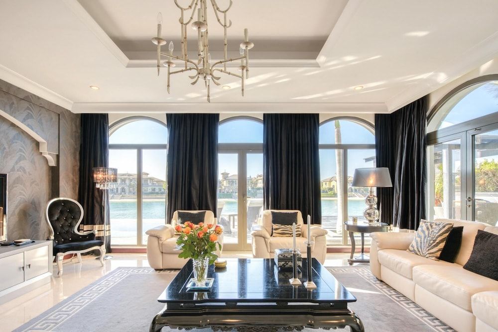 undefined Glamourous Beachfront Villa on The Palm w Pool 9