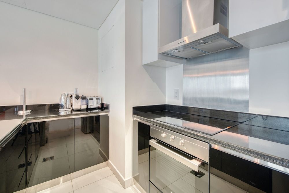 undefined Maison Privee - Aesthetic Apt w/ Stunning Vw in Luxurious Building 2