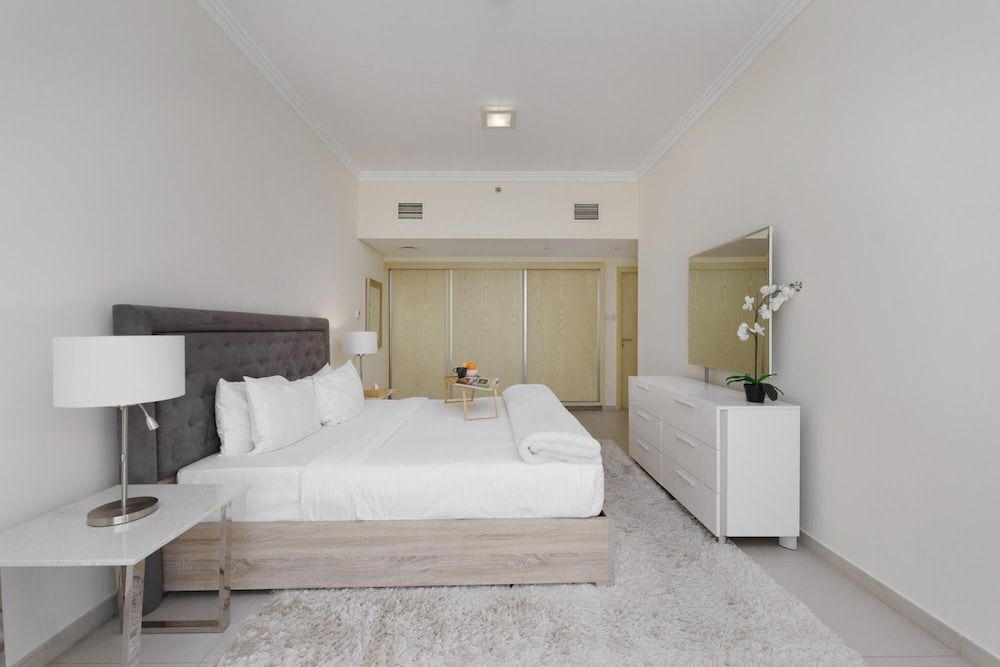 Jaw-dropping Sea Vw in Luxury Apt w Delux Fittings Apartment 24