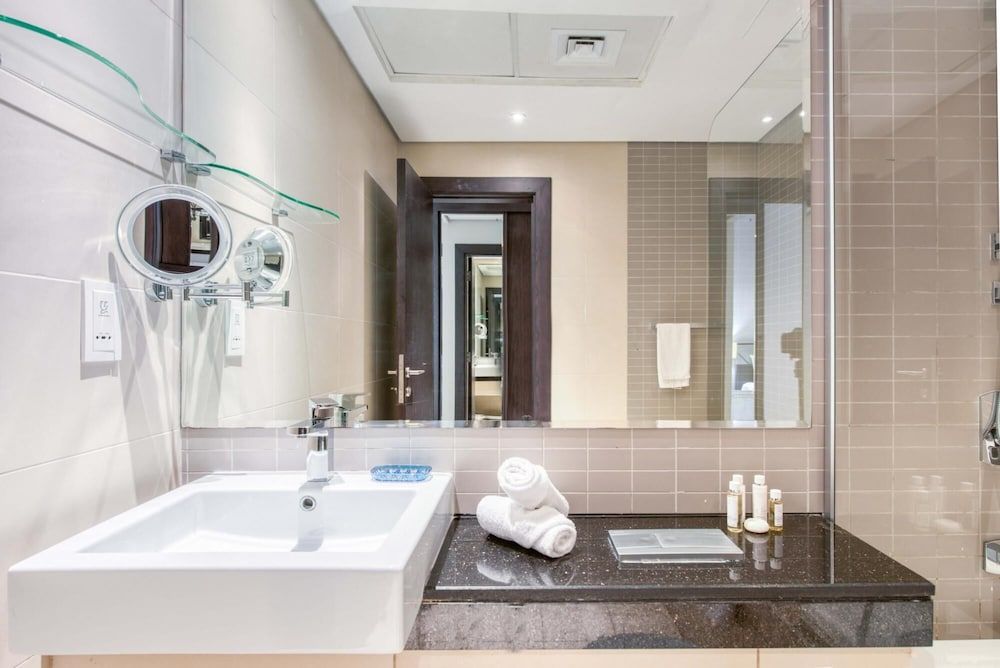 Luxury Apt w Private Jacuzzi Overlooking the Water Apartment 41