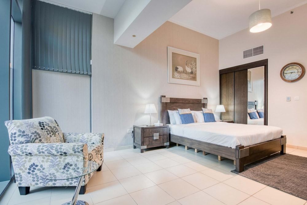 Luxury Apt w Private Jacuzzi Overlooking the Water Apartment 27