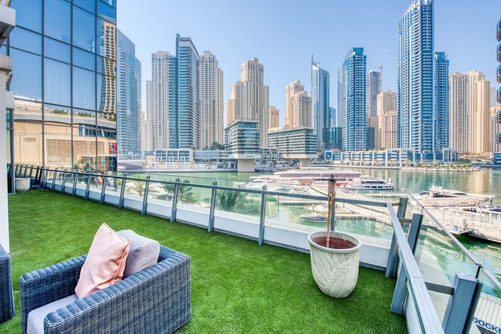 Luxury Apt w Private Jacuzzi Overlooking the Water Apartment 45