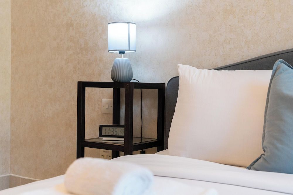 Lux BnB I Souk Al Bahar I Burj Khalifa Views Luxury Apartment 7