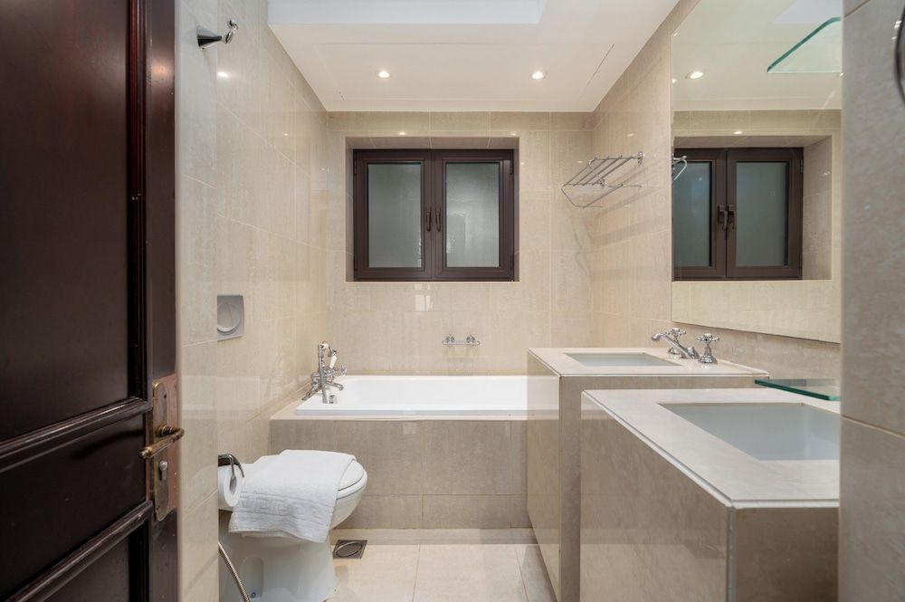 Lux BnB I Souk Al Bahar I Burj Khalifa Views Luxury Apartment 21