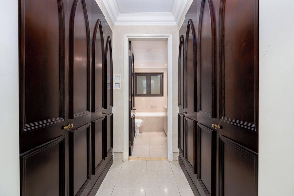 Lux BnB I Souk Al Bahar I Burj Khalifa Views Luxury Apartment 18