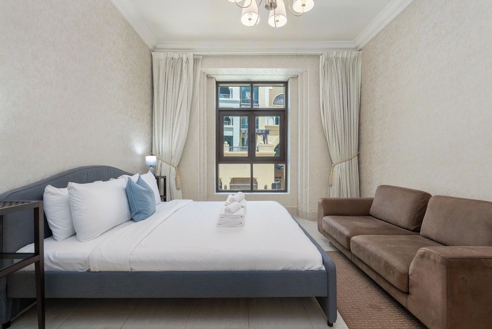 undefined Lux BnB I Souk Al Bahar I Burj Khalifa Views 8