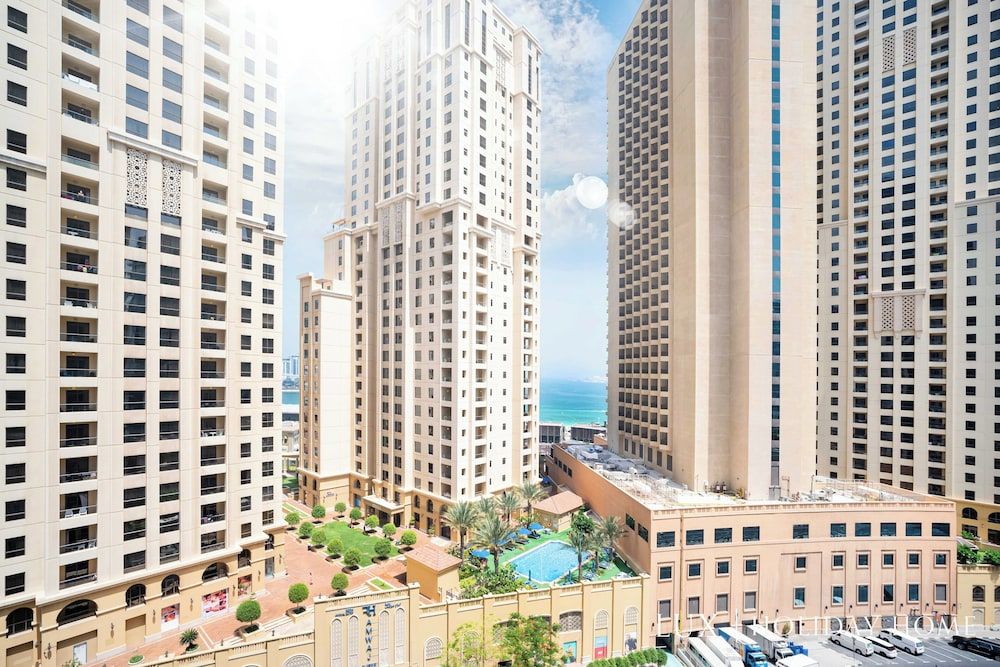 undefined LUX  Marina Promenade 1 BR Prime Loc Apt