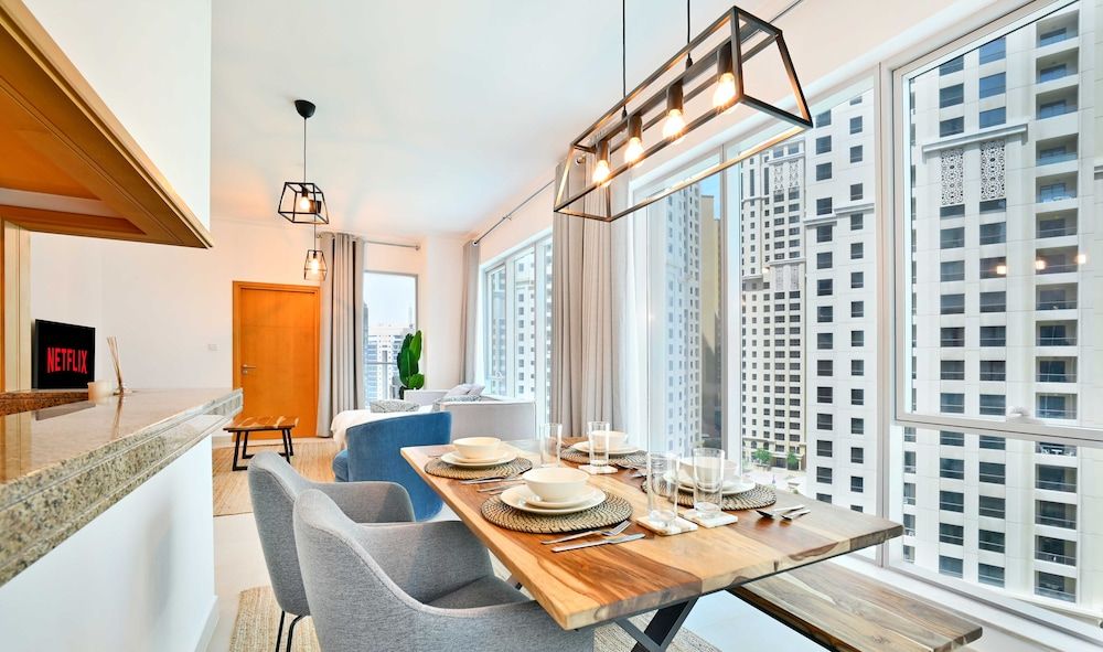 undefined LUX  Marina Promenade 1 BR Prime Loc Apt 9