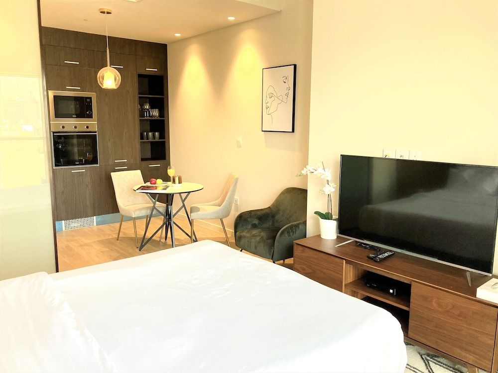 Amazing Studio With Balcony in Park View Dubai Apartment (0 Bedroom) 8