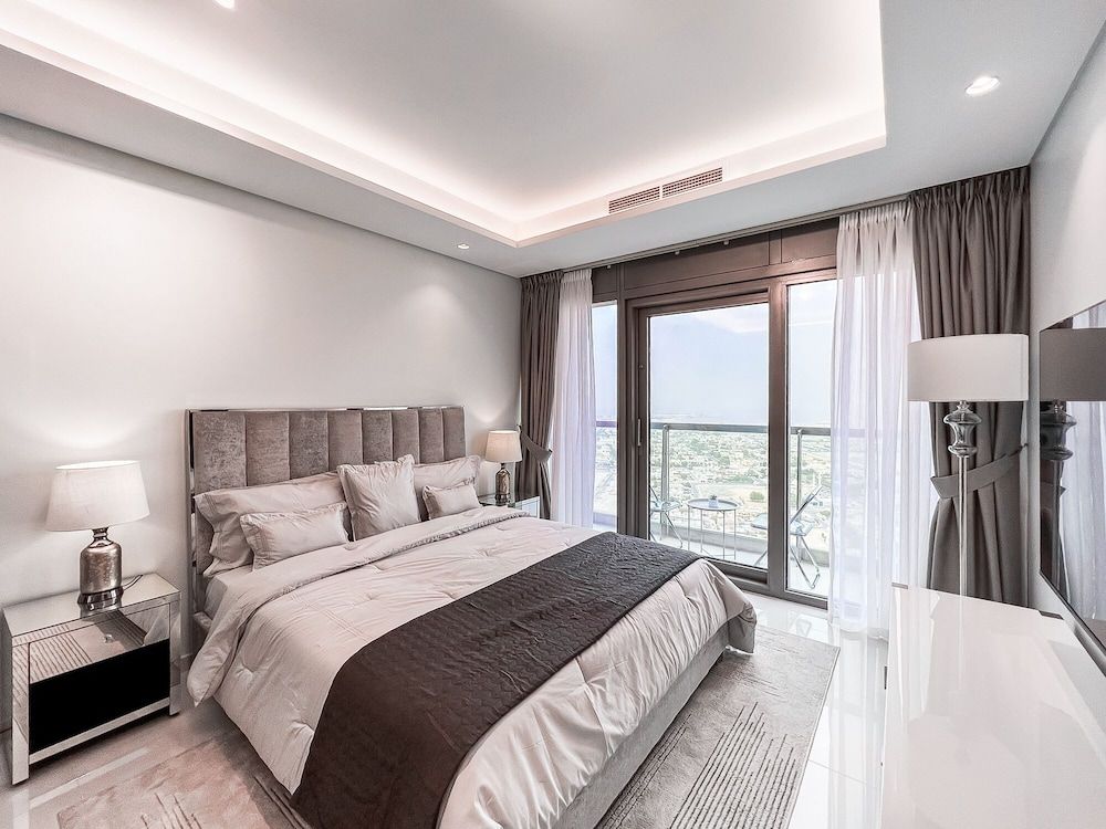undefined Luton Vacation Homes - Paramount Midtown 3